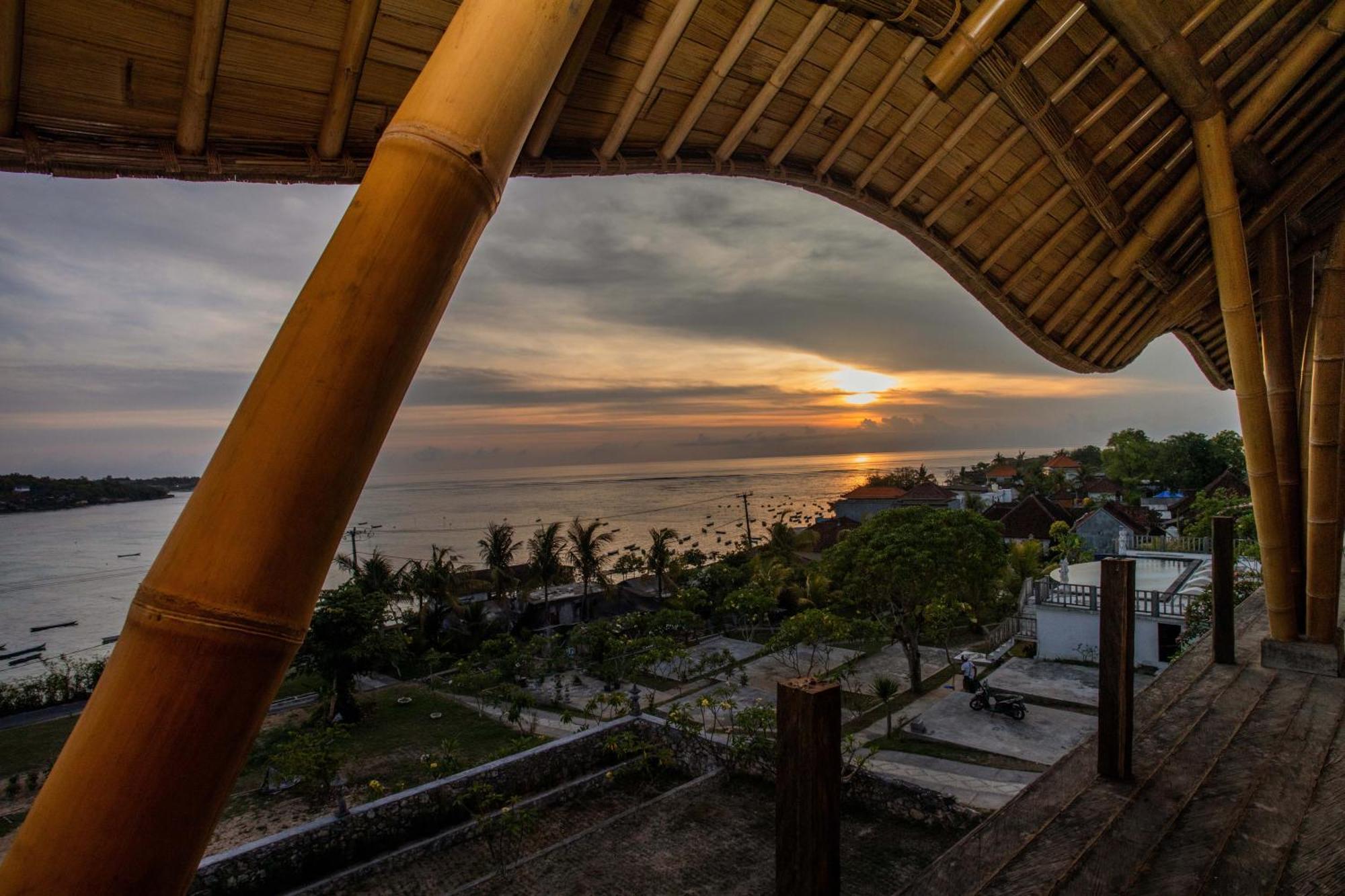 Nusa View - Oceanfront Rentals Нуса Лембонган Екстериор снимка